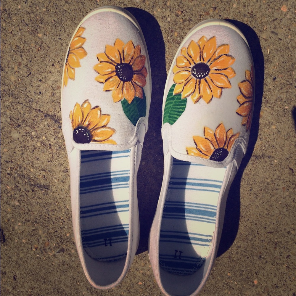 🌻🌻🌻🌻WOMENS Sunflower shoes 🌻🌻🌻🌻